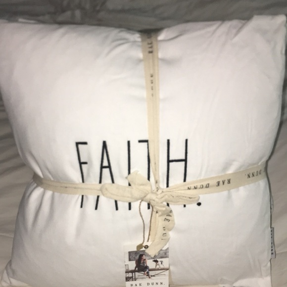 Rae Dunn pillow 2 pack feathers - Picture 2 of 4